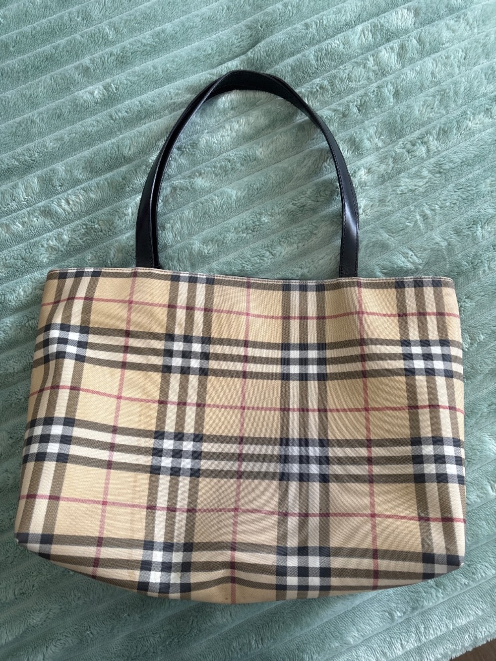 Burberry tote - Picture 1 of 4